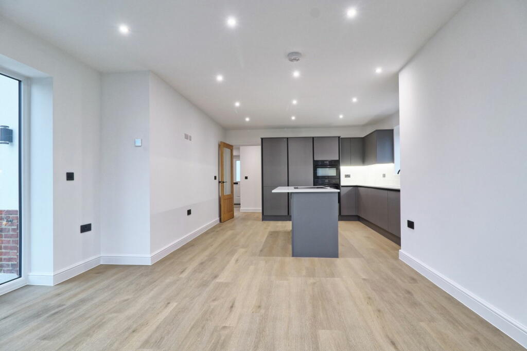 Additional image 10 of Thistley Green Road, Braintree, Essex, CM7 9SE