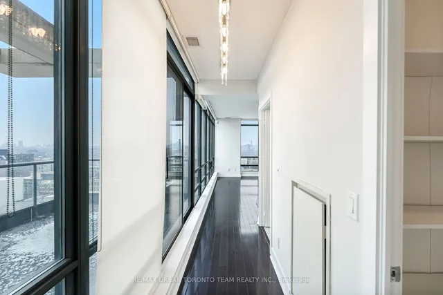 Additional image 18 of 438 King St Unit Ph03