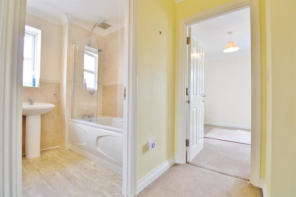 Additional image 17 of Third Avenue, Walton On The Naze