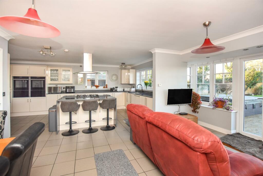 Additional image 37 of The Avenue, North Fambridge