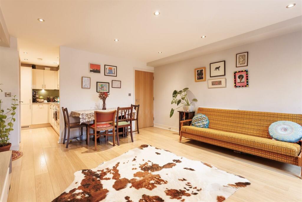 Additional image 4 of Laurel Court, Station Road, Epping