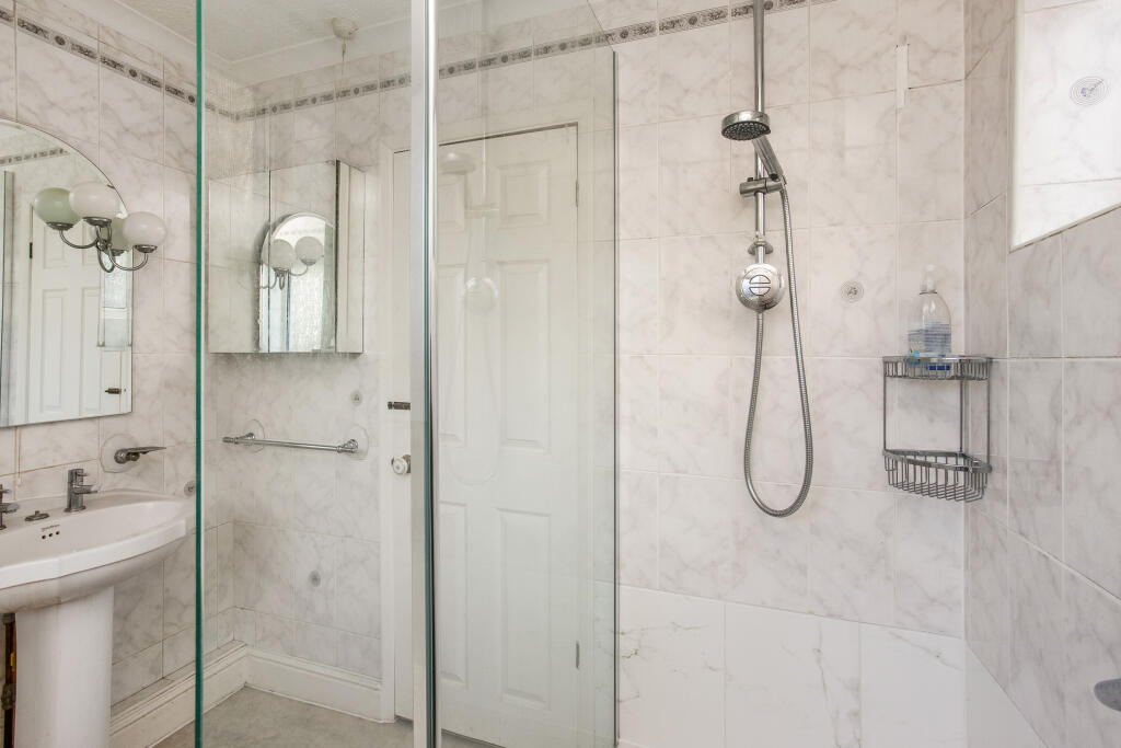 Additional image 12 of Tupwood Lane, Caterham, CR3