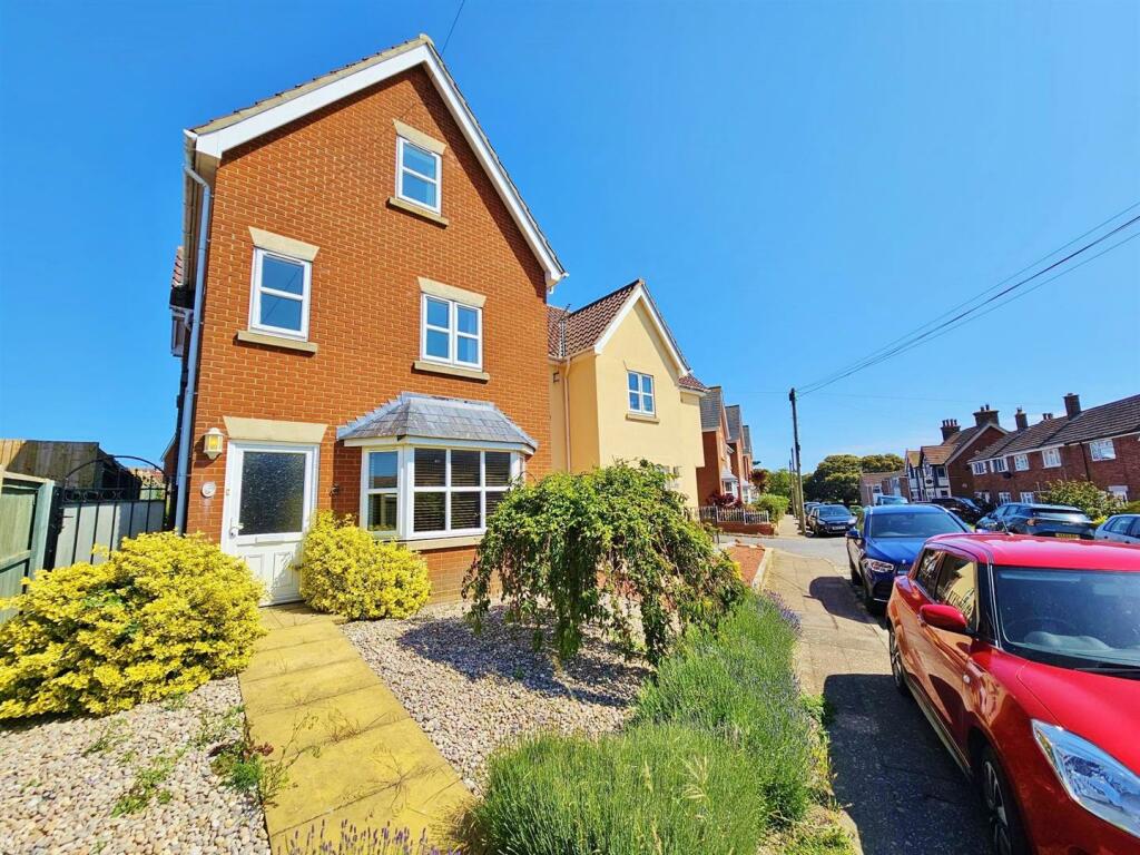 Additional image 27 of Third Avenue, Walton On The Naze