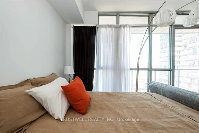 Additional image 5 of 375 King St Unit 2810