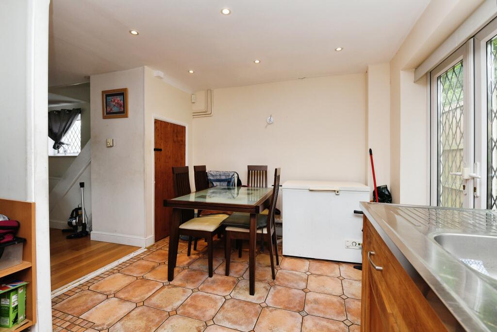 Additional image 7 of Wistaria Close, Pilgrims Hatch, Brentwood, Essex, CM15