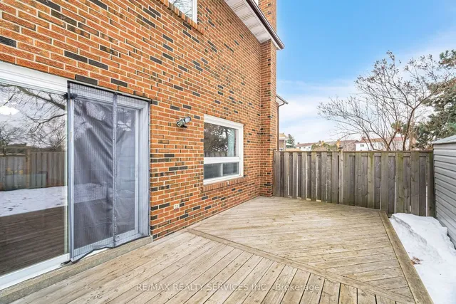 Additional image 28 of 76 Simmons Blvd