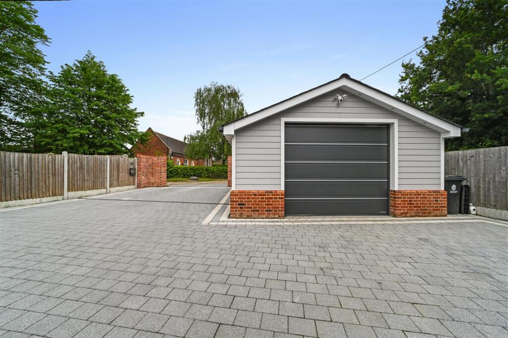 Additional image 32 of High Spec Living, Weeley Heath