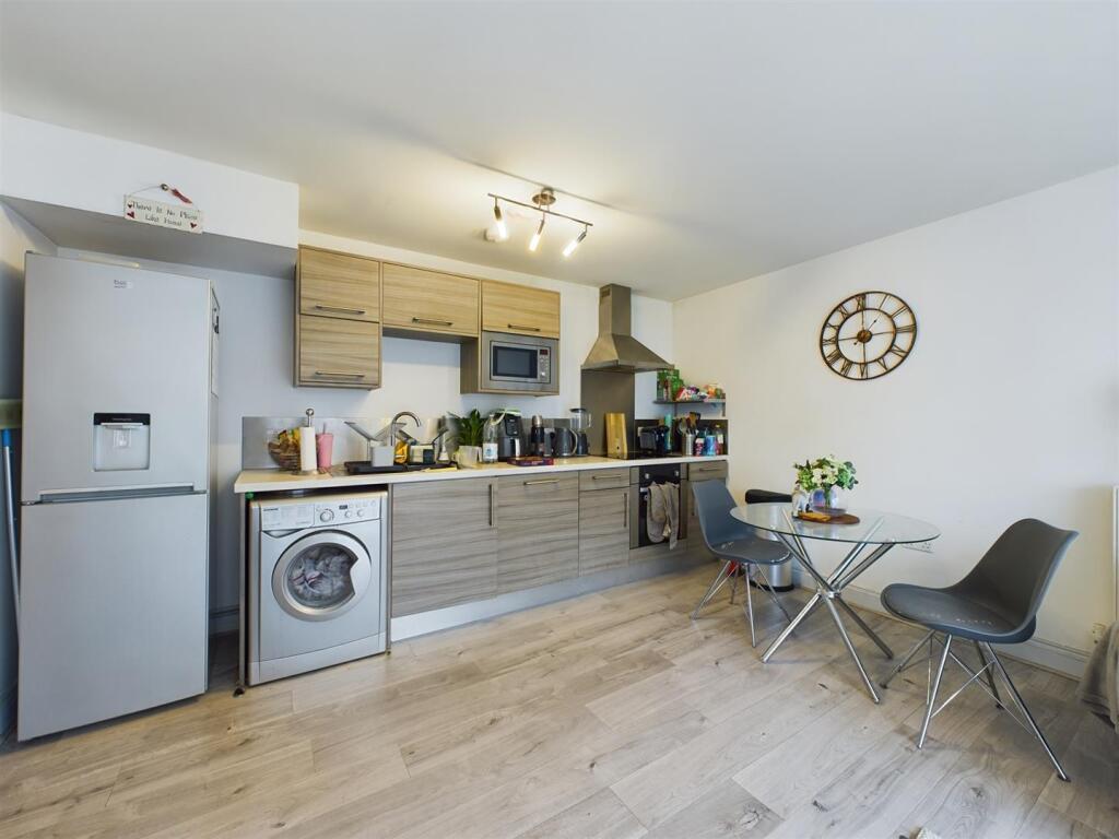 Additional image 3 of 23 Lion Green Road, Coulsdon