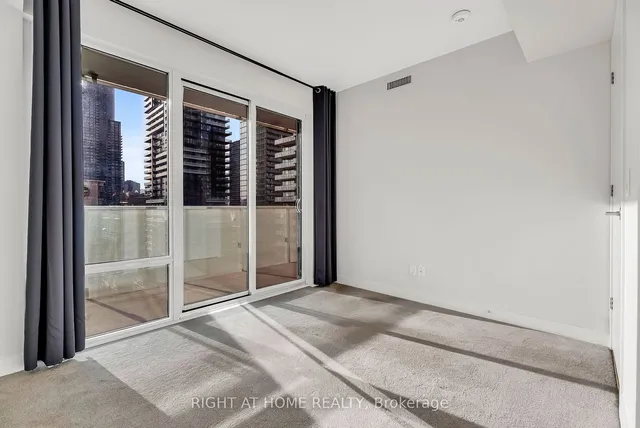 Additional image 20 of 501 Yonge St Unit 1212