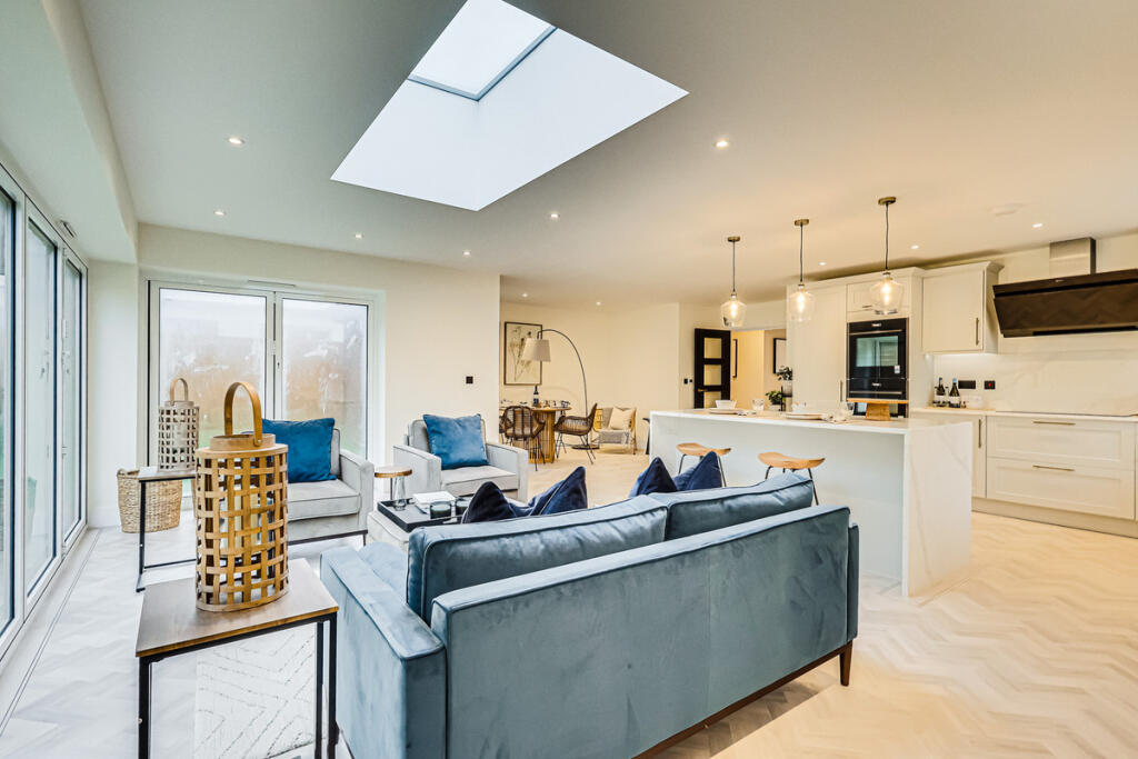 Additional image 27 of Tottenhoe North Drive, Brentwood, CM13