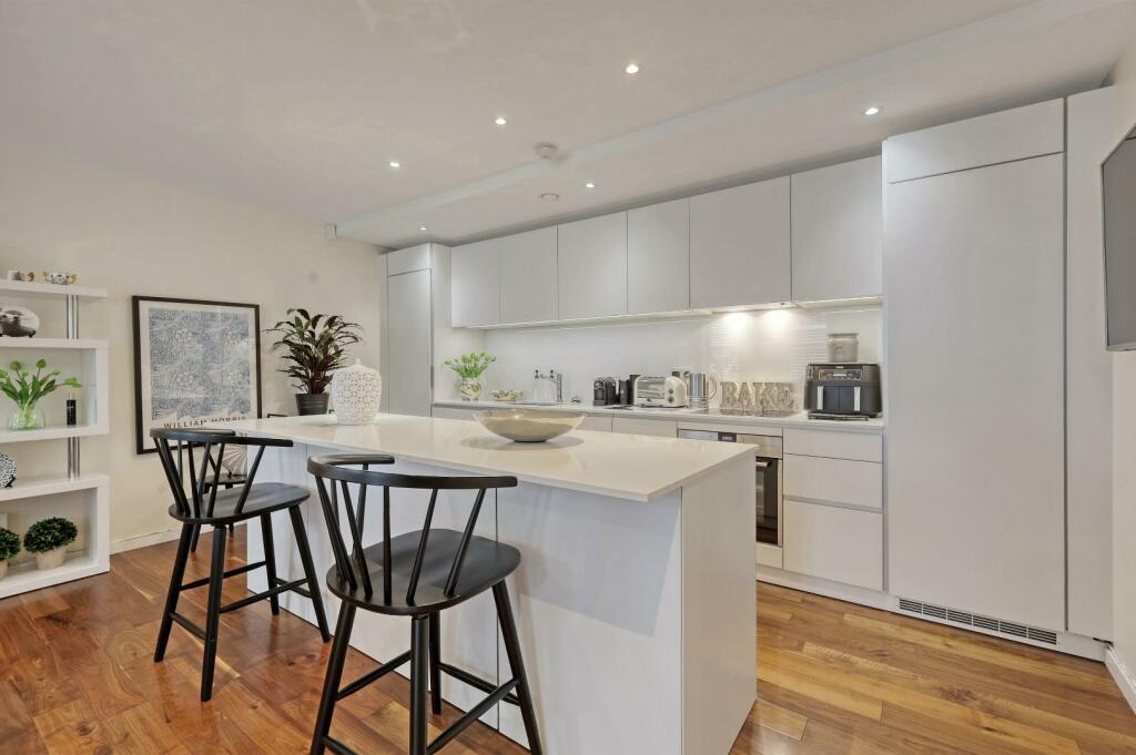 Additional image 7 of Piercing Hill, Theydon Bois,