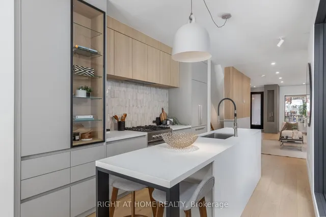 Additional image 12 of 768 Richmond St