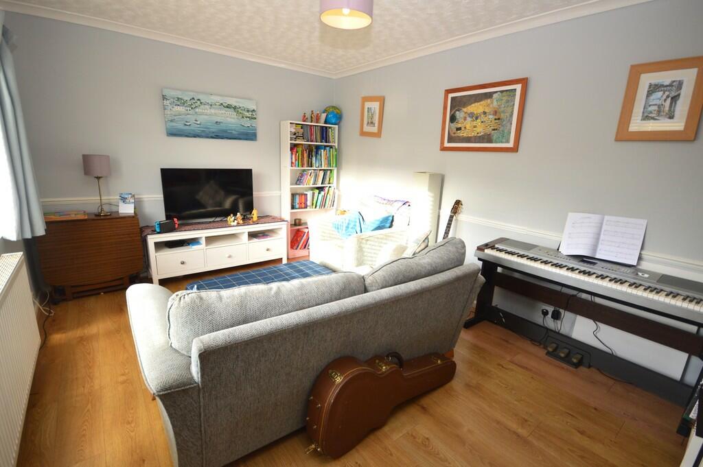 Additional image 4 of Rosabelle Avenue, Wivenhoe