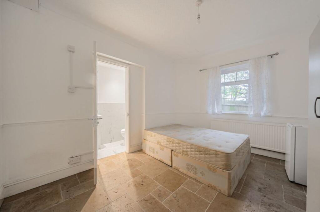 Additional image 15 of 1 Hart Road, Harlow, Essex, CM17 0HL