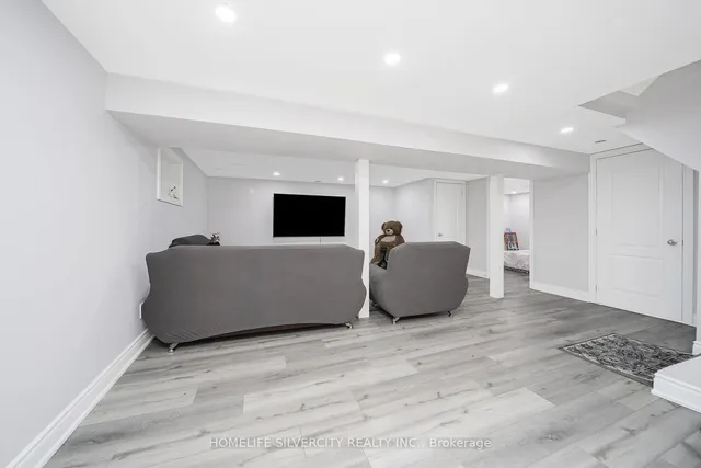 Additional image 32 of 133 Earnscliffe Circ