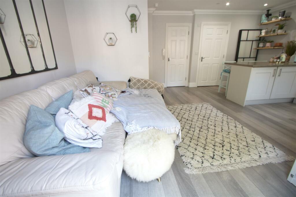 Additional image 4 of High Street, Billericay