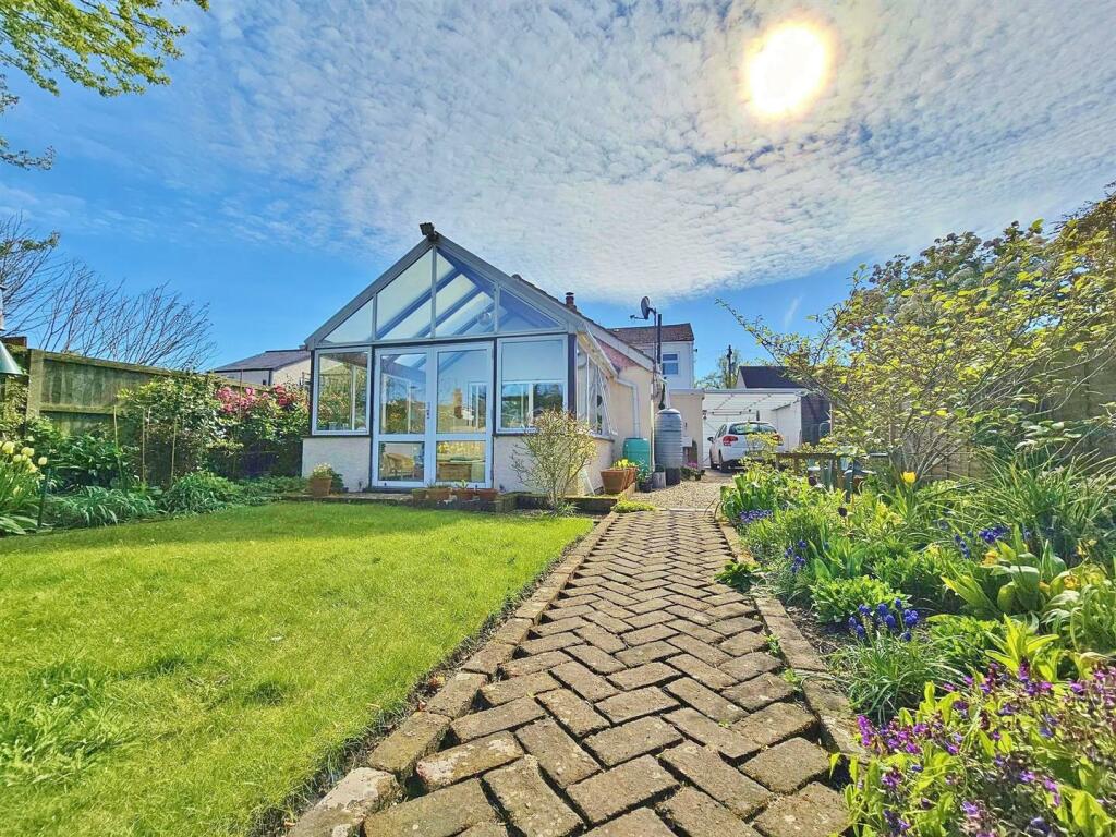 Additional image 34 of High Street, Thorpe-Le-Soken