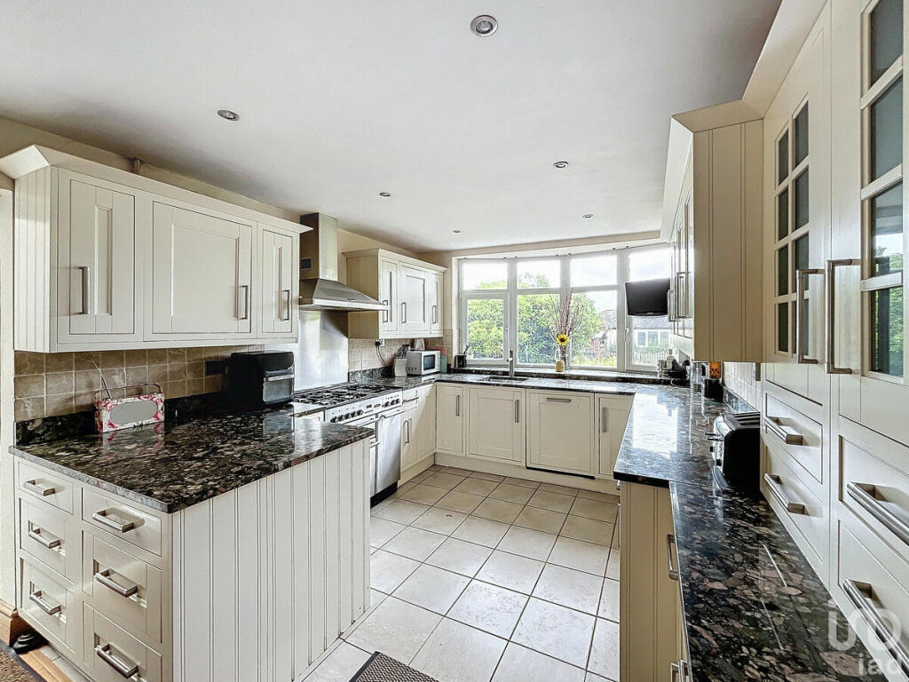 Additional image 3 of Vicarage Lane, North Weald, CM16