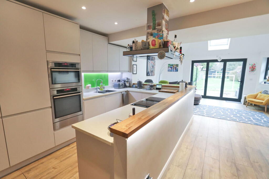 Additional image 13 of Placehouse Lane, Old Coulsdon, CR5 1LA