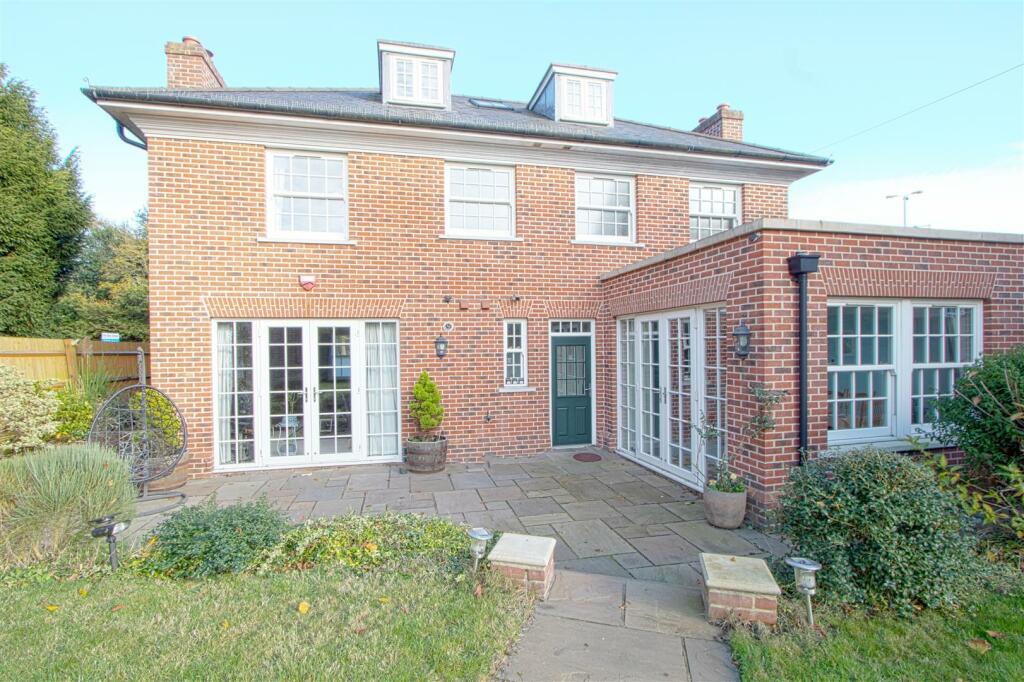 Additional image 19 of Southend Road, Billericay