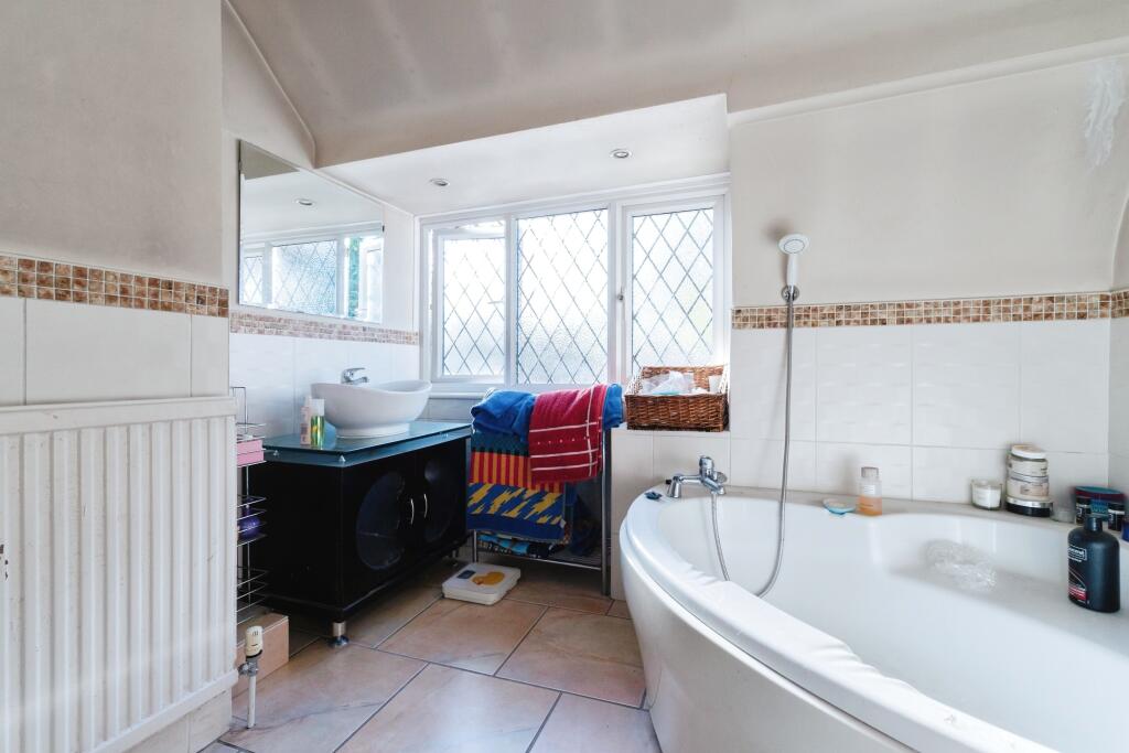 Additional image 9 of Coombe Road, Croydon, CR0