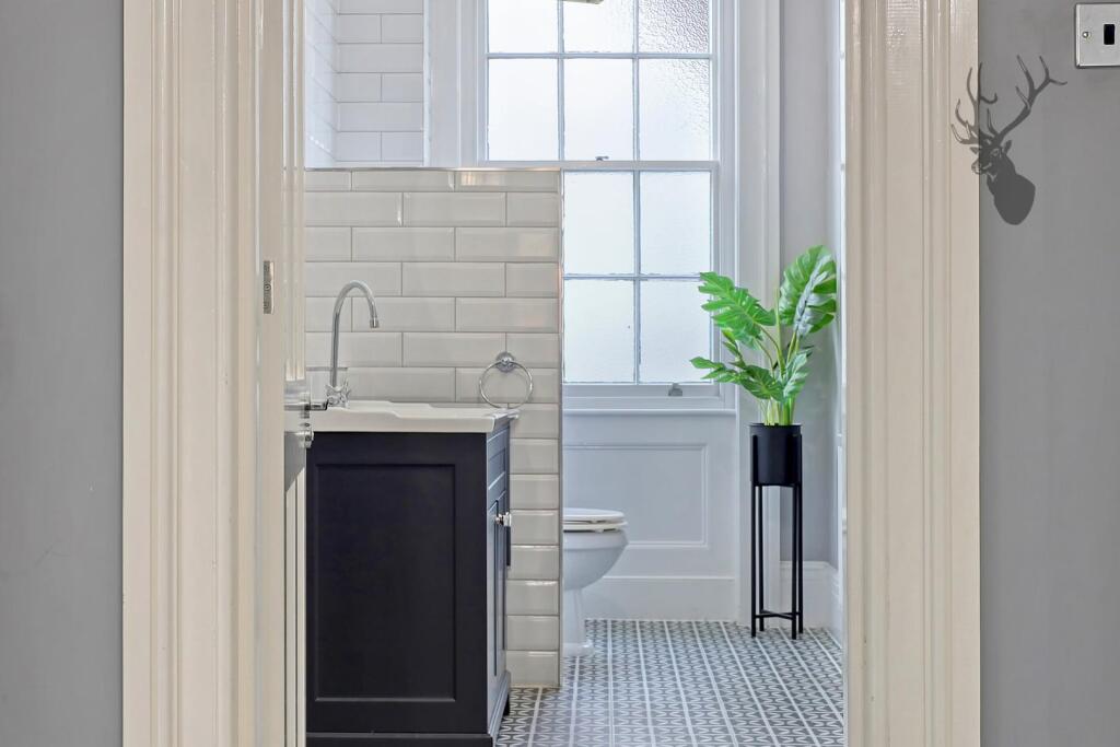 Additional image 18 of High Street, Ongar