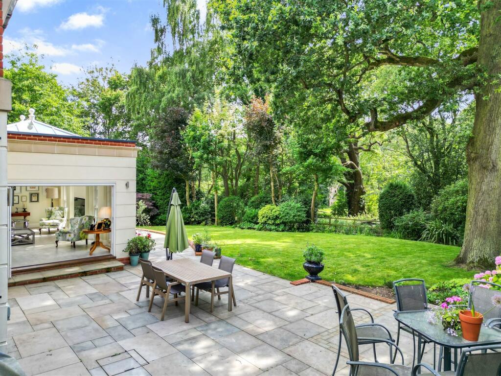 Additional image 34 of Thorndon Approach, Herongate, Brentwood