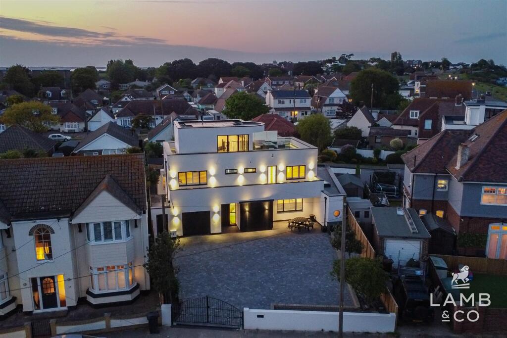 Additional image 30 of Freshwinds, Percival Road, Walton On The Naze