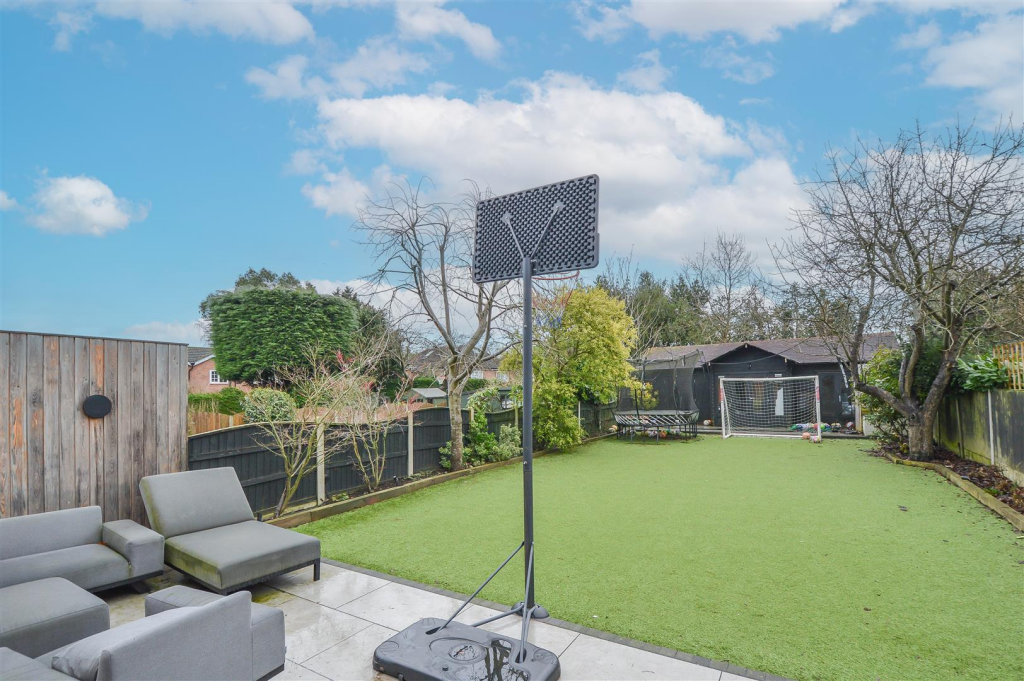 Additional image 22 of St. Nicholas Grove, Ingrave, Brentwood