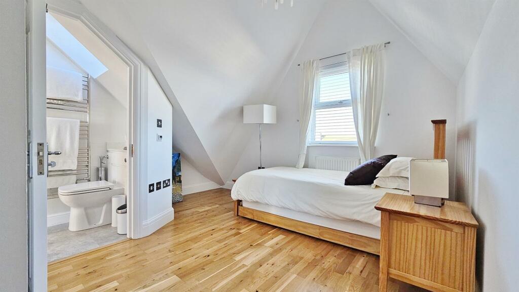 Additional image 28 of Green Lane, Walton On The Naze