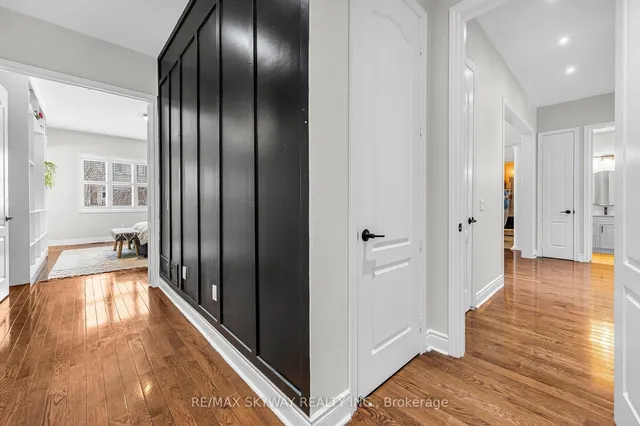 Additional image 17 of 9 Louvre Circ