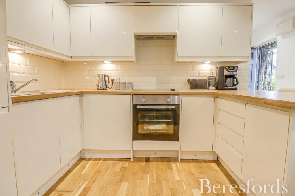 Additional image 10 of Coxtie Green Road, Pilgrims Hatch, CM14