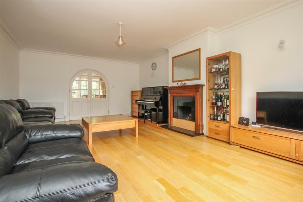 Additional image 6 of ** SIGNATURE HOME ** Cory Drive, Hutton, Brentwood