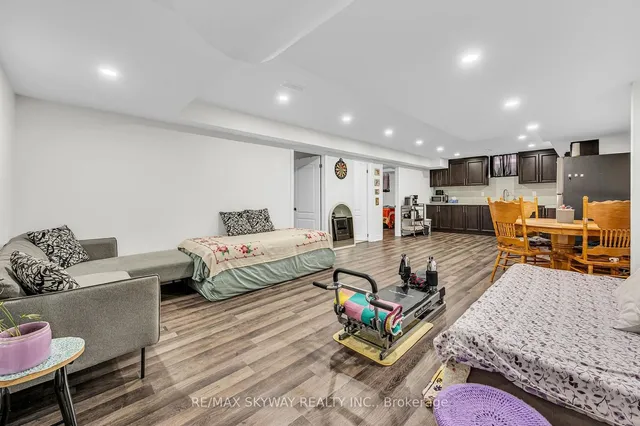 Additional image 35 of 9 Louvre Circ