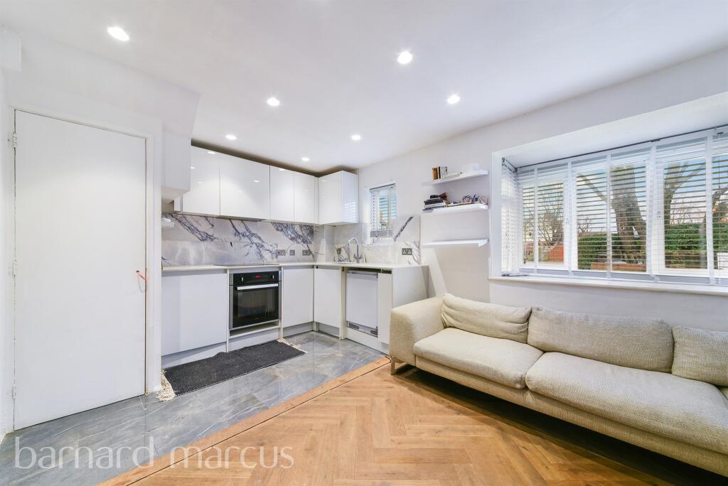 Additional image 4 of Firs Close, Mitcham