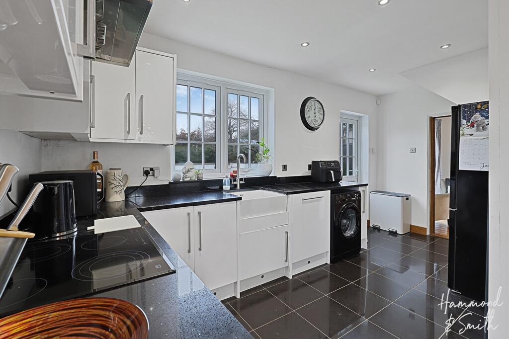 Additional image 8 of Red Oaks Mead, Theydon Bois, CM16