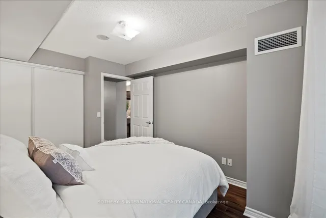 Additional image 15 of 19 Grand Trunk Cres Unit 707