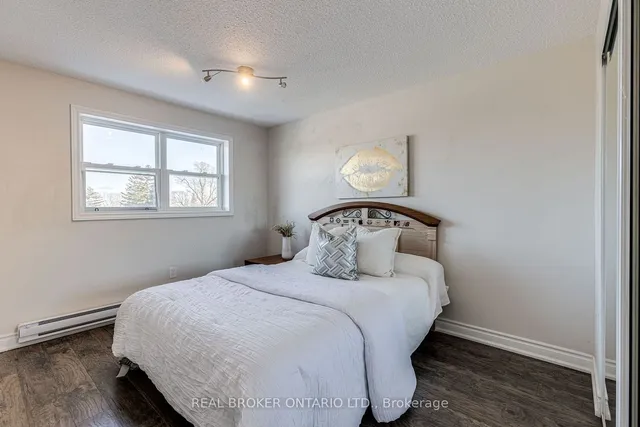 Additional image 17 of 50 Scarborough Golf Club Rd Unit 114