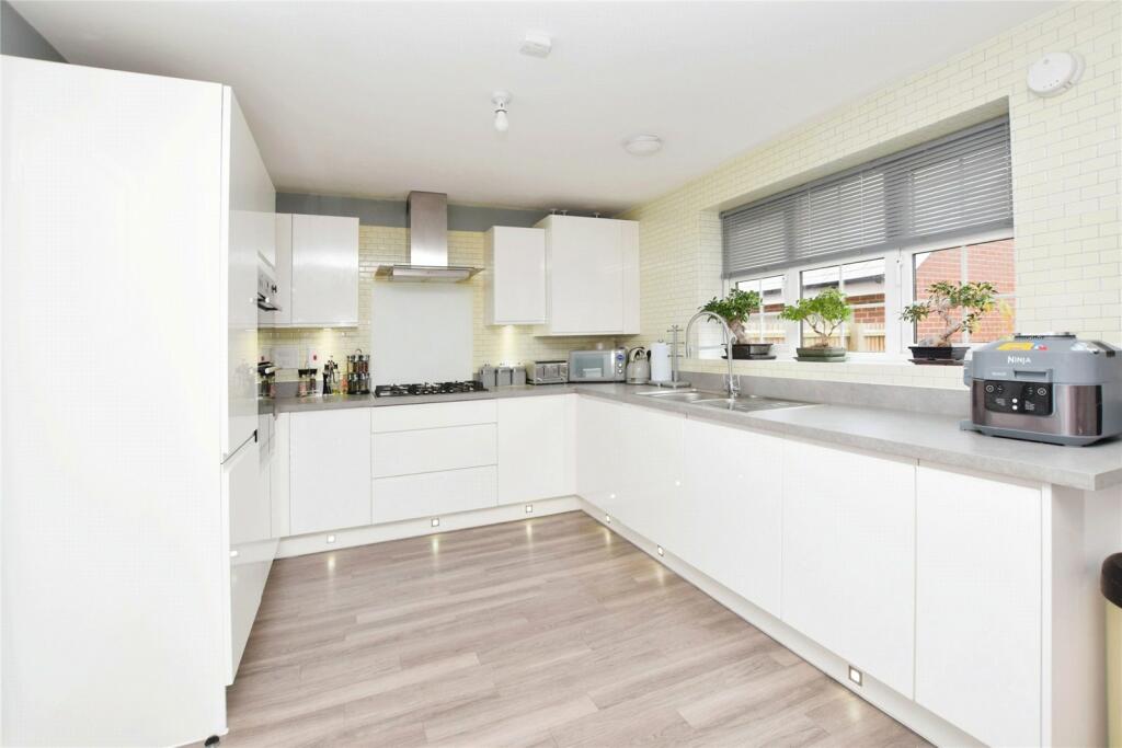 Additional image 21 of Iris Close, Colchester, Essex, CO4