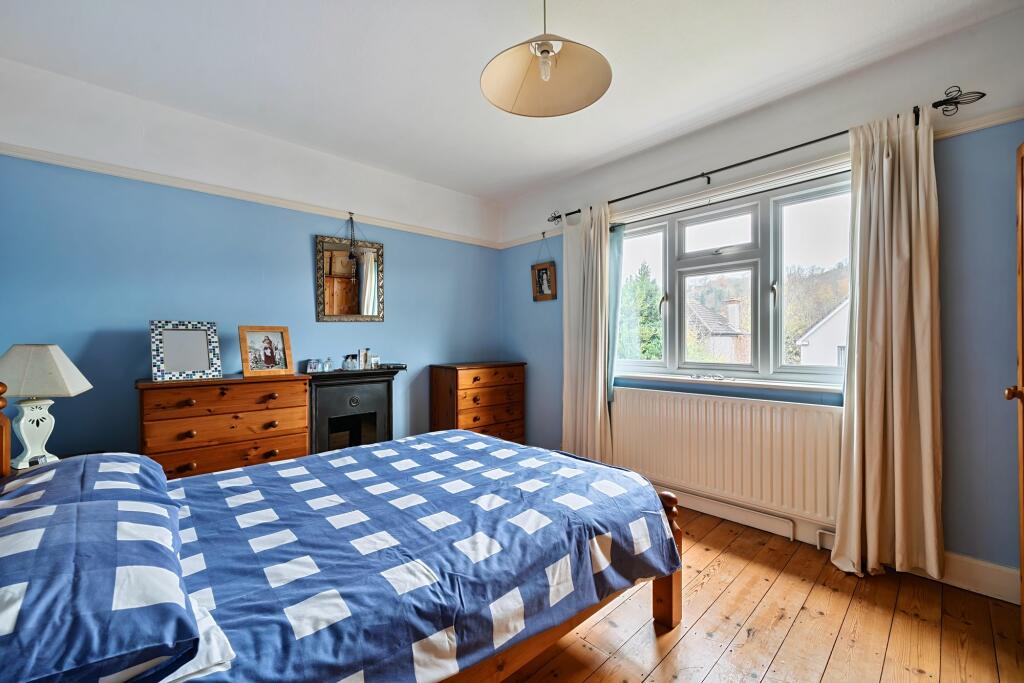 Additional image 8 of Farningham Road, Caterham, CR3