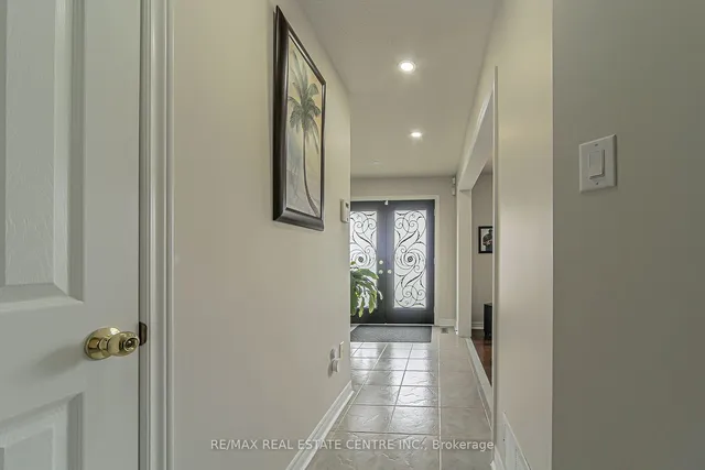 Additional image 15 of 92 Oaklea Blvd