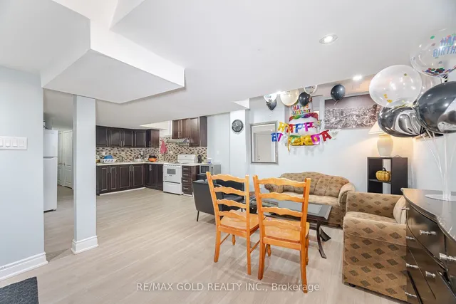 Primary image of 6 Addiscott St