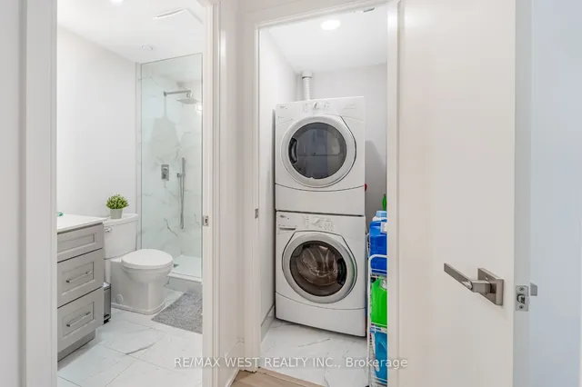 Additional image 23 of 70 Roehampton Ave Unit 1122