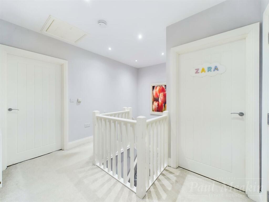 Additional image 10 of Cranleigh Close, South Croydon