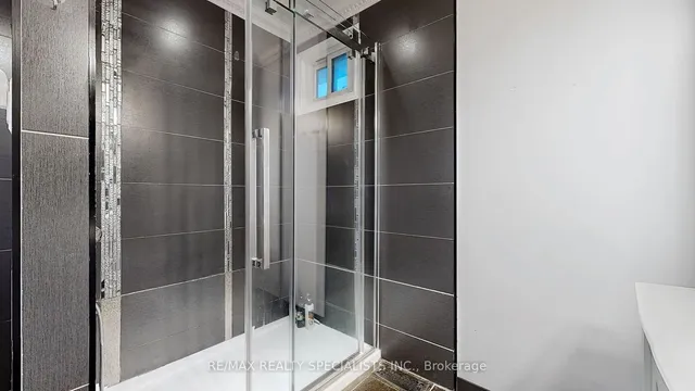 Additional image 32 of 94 Flamingo Cres