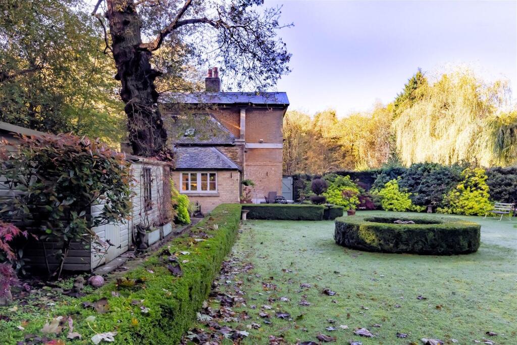 Additional image 18 of Copped Hall Estate, Upshire