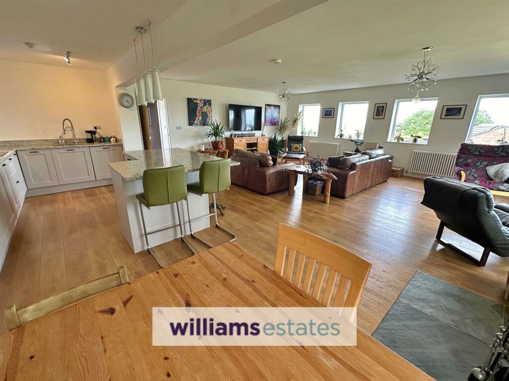 Additional image 5 of Halkyn Hall Estate, Holywell