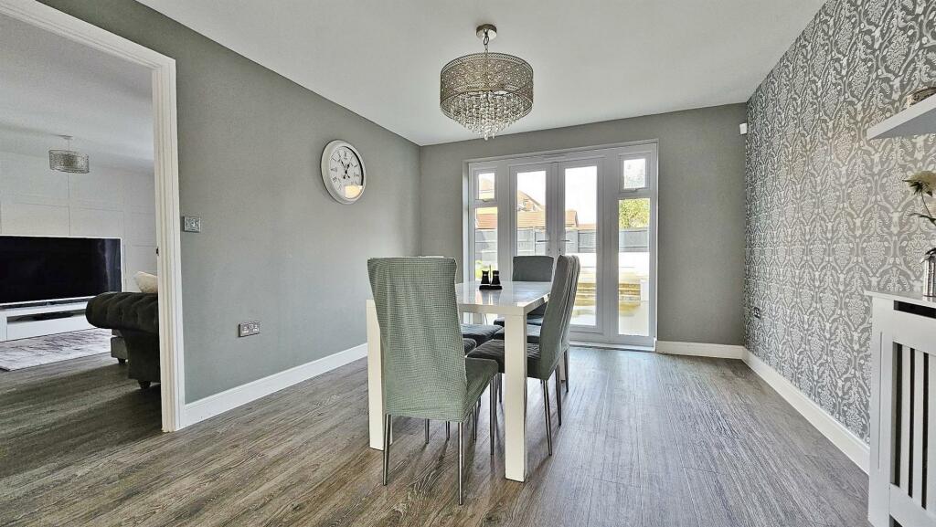 Additional image 5 of Skippers Way, Walton On The Naze