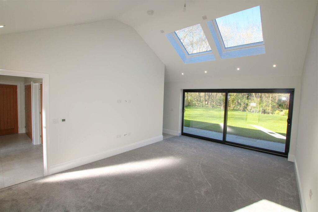 Additional image 8 of Broomhills Chase, Little Burstead, Billericay