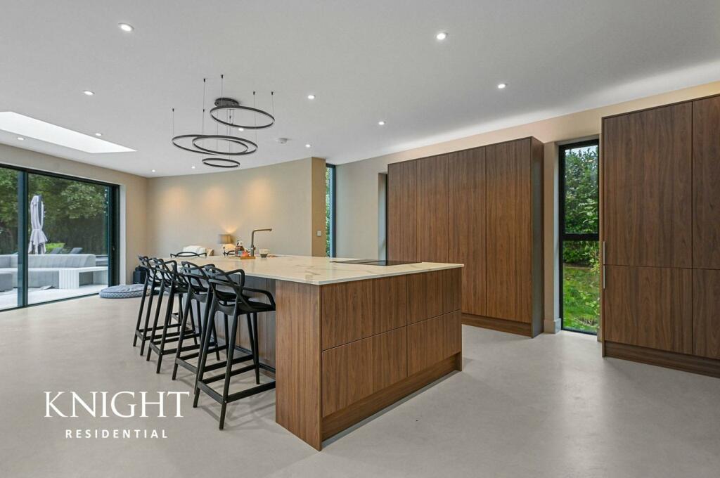 Additional image 43 of Coggeshall Road, Braintree, CM77